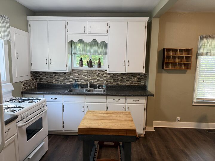 Property Photo: 2714 Roberts Street MI 49444