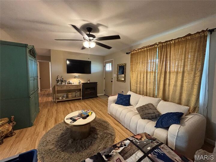 Property Photo:  709 W Sand Road  MO 63730 