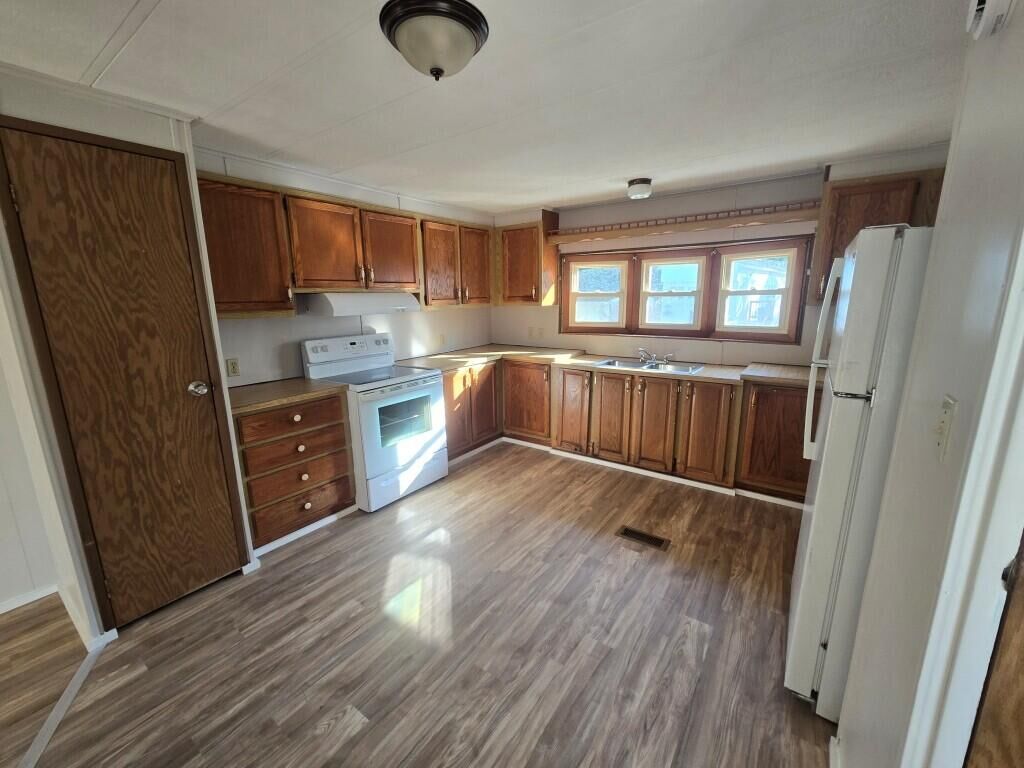 Property Photo:  15 Sweet Fern Drive  ME 04418 