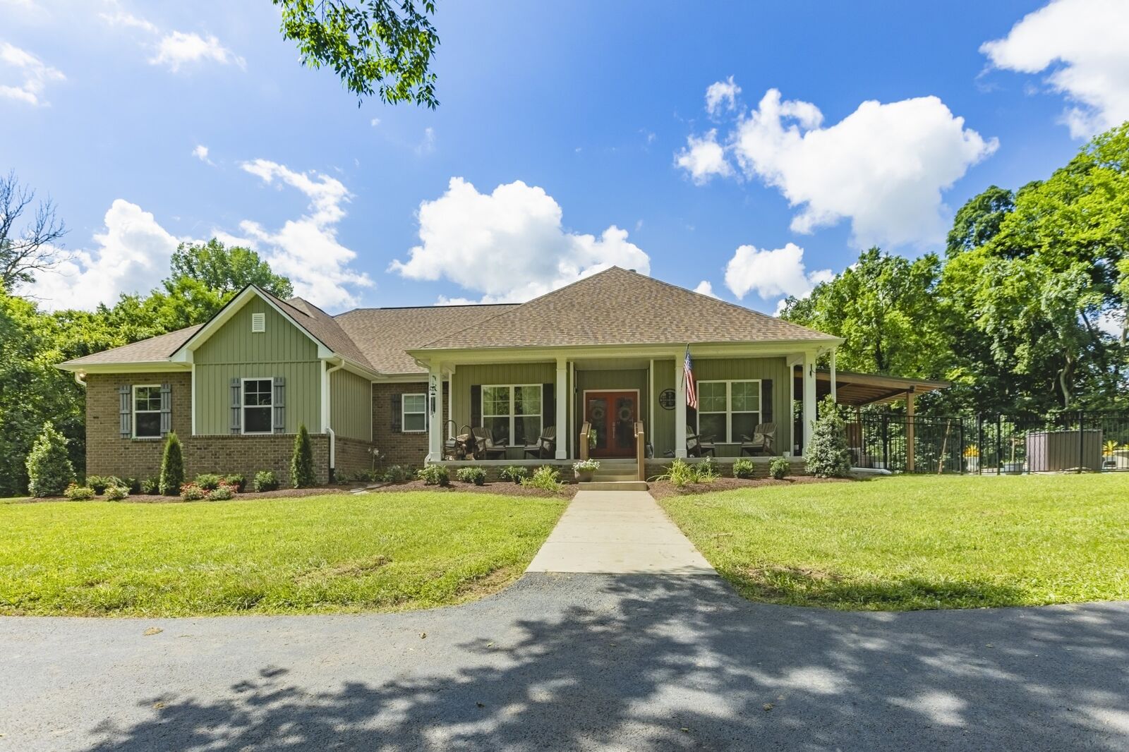 Property Photo: 1600 Ledford Rd TN 38451