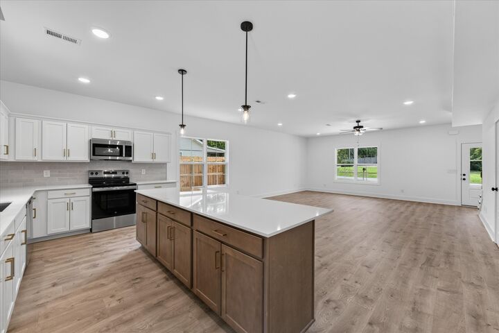 Property Photo:  403 Locust St  TN 37042 