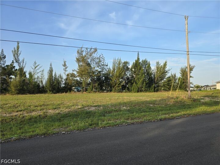 Property Photo: 2124 NE 35th Lane FL 33909