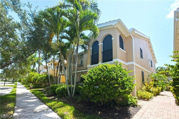 Property Photo:  8090 Chianti Lane  FL 34114 