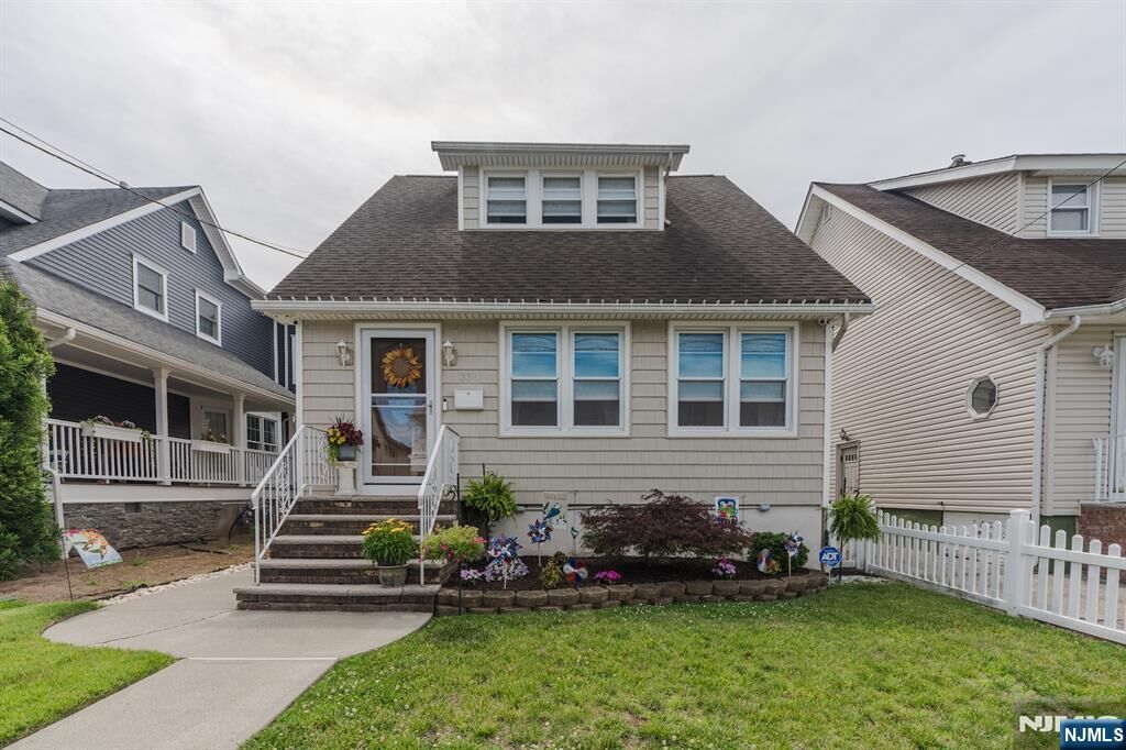 Property Photo: 334 Travers Place NJ 07071