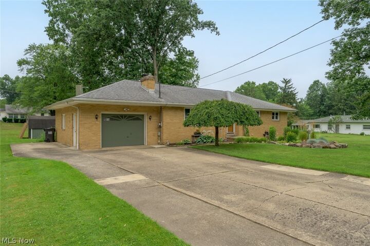 Property Photo: 5085 E Rockwell Road OH 44515