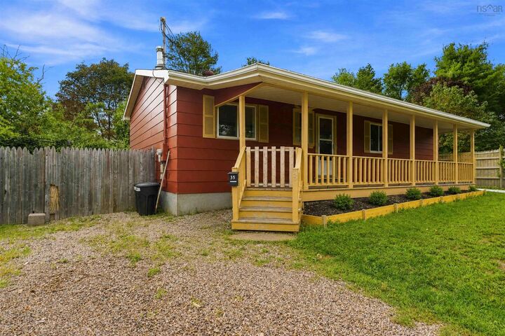 Property Photo: 35 Colonial Crescent NS B4N 4M6