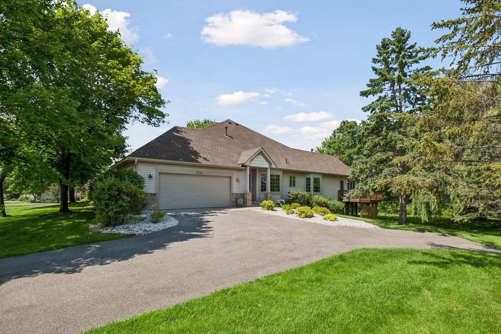 Property Photo: 4020 Kindred Way MN 55042
