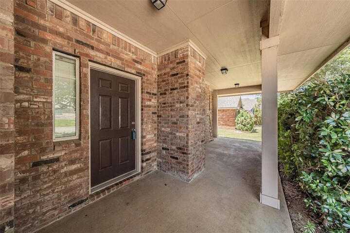 Property Photo: 600 Beeman Drive TX 76002
