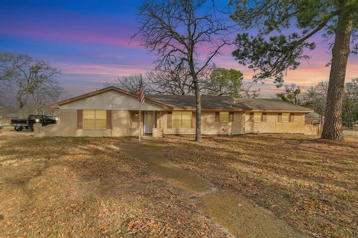 Property Photo: 402 Baseline Road TX 76227