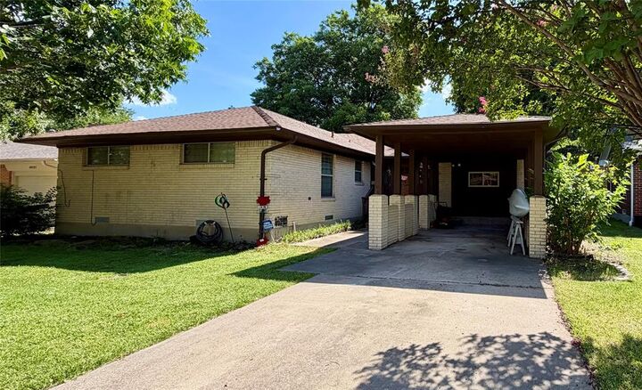 Property Photo: 9003 Liptonshire Drive TX 75238