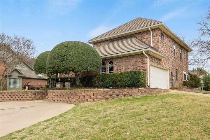 Property Photo: 1201 Findlay Drive TX 76012