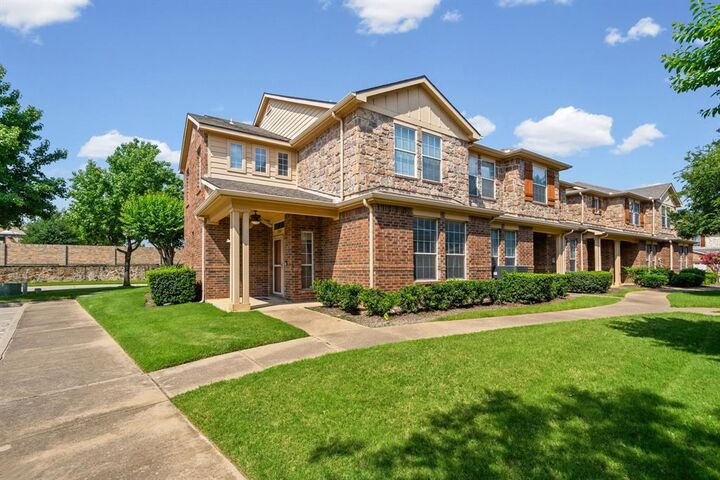 Property Photo:  2204 Canterbury Park Drive  TX 75050 