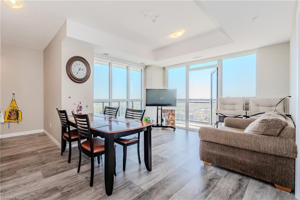 Property Photo:  60 Charles Street 2605  ON N2G 0C9 