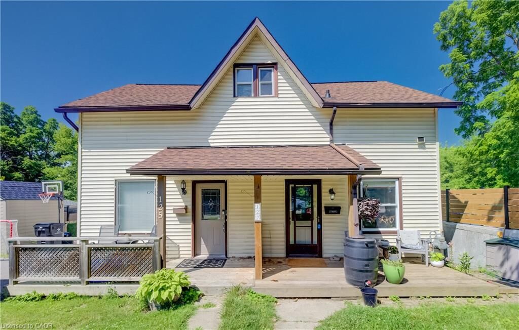 Property Photo:  127 Henderson Street  ON N3C 2G3 