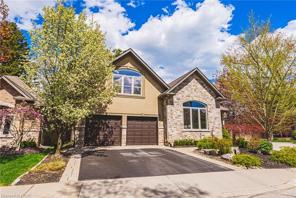 Property Photo:  976 Shadeland Avenue 3  ON L7T 2M5 