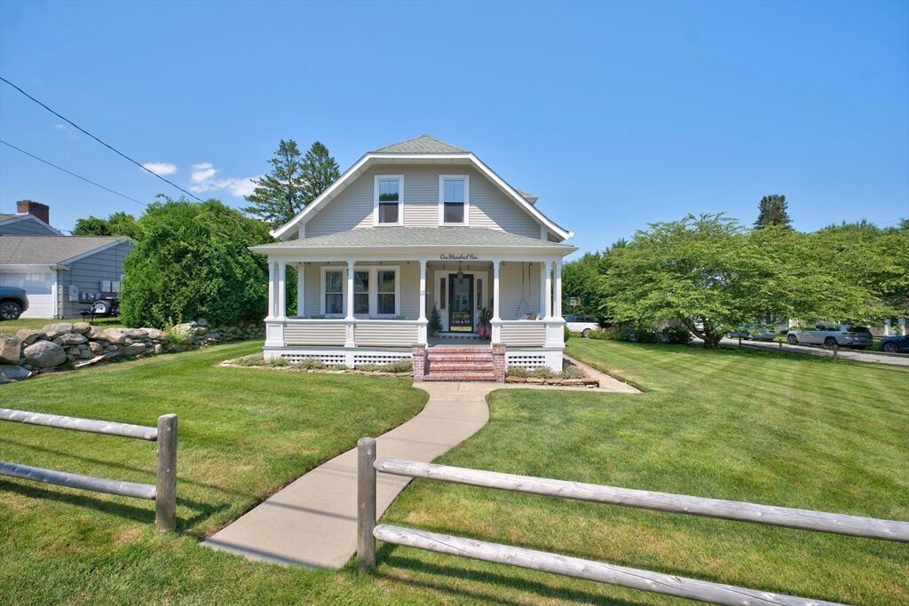 Property Photo: 105 Rockland MA 02748