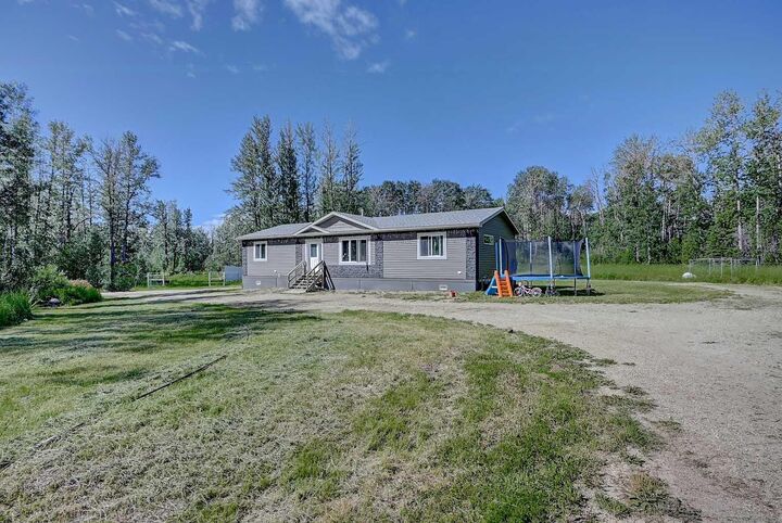 745002 Range Road 55 — photo 1