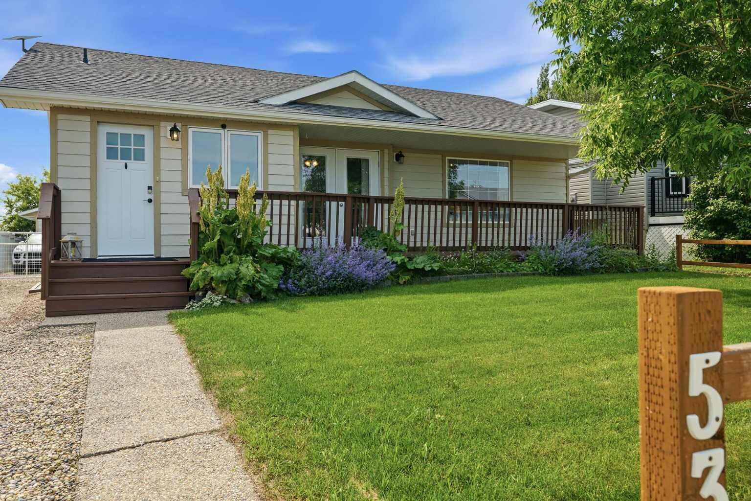 Property Photo: 535 Pioneer Drive AB T0M 1B0