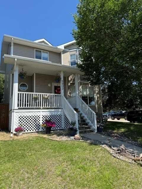 Property Photo: 8902 60A Avenue AB T8W 2P3