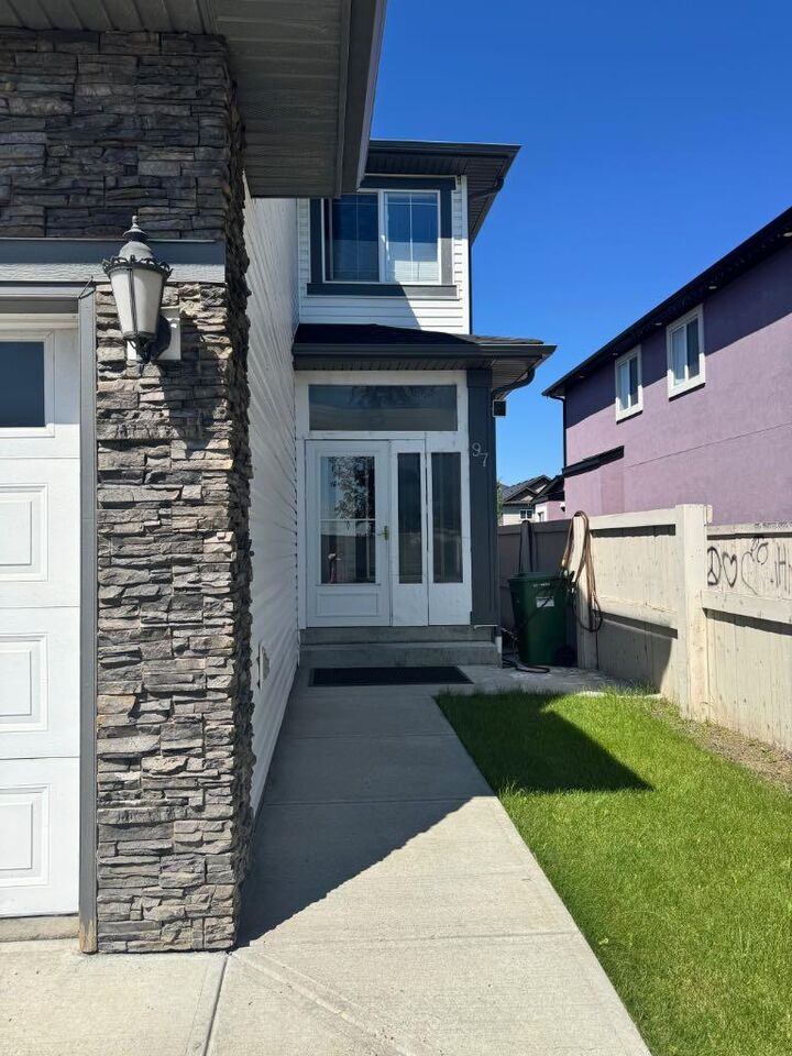 97 Taralake Manor NE — photo 1