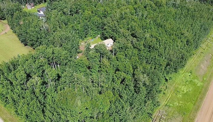 Property Photo:  652005 Range Road 223.5  AB T0G 0R0 