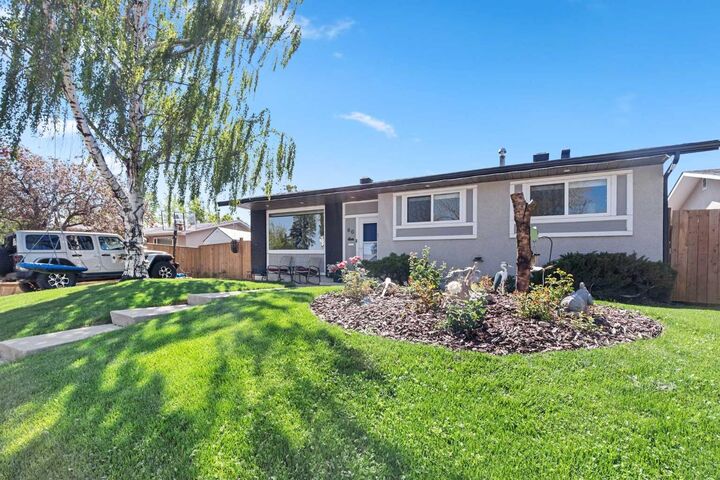 Property Photo: 80 Allandale Close SE AB T2H 1V9