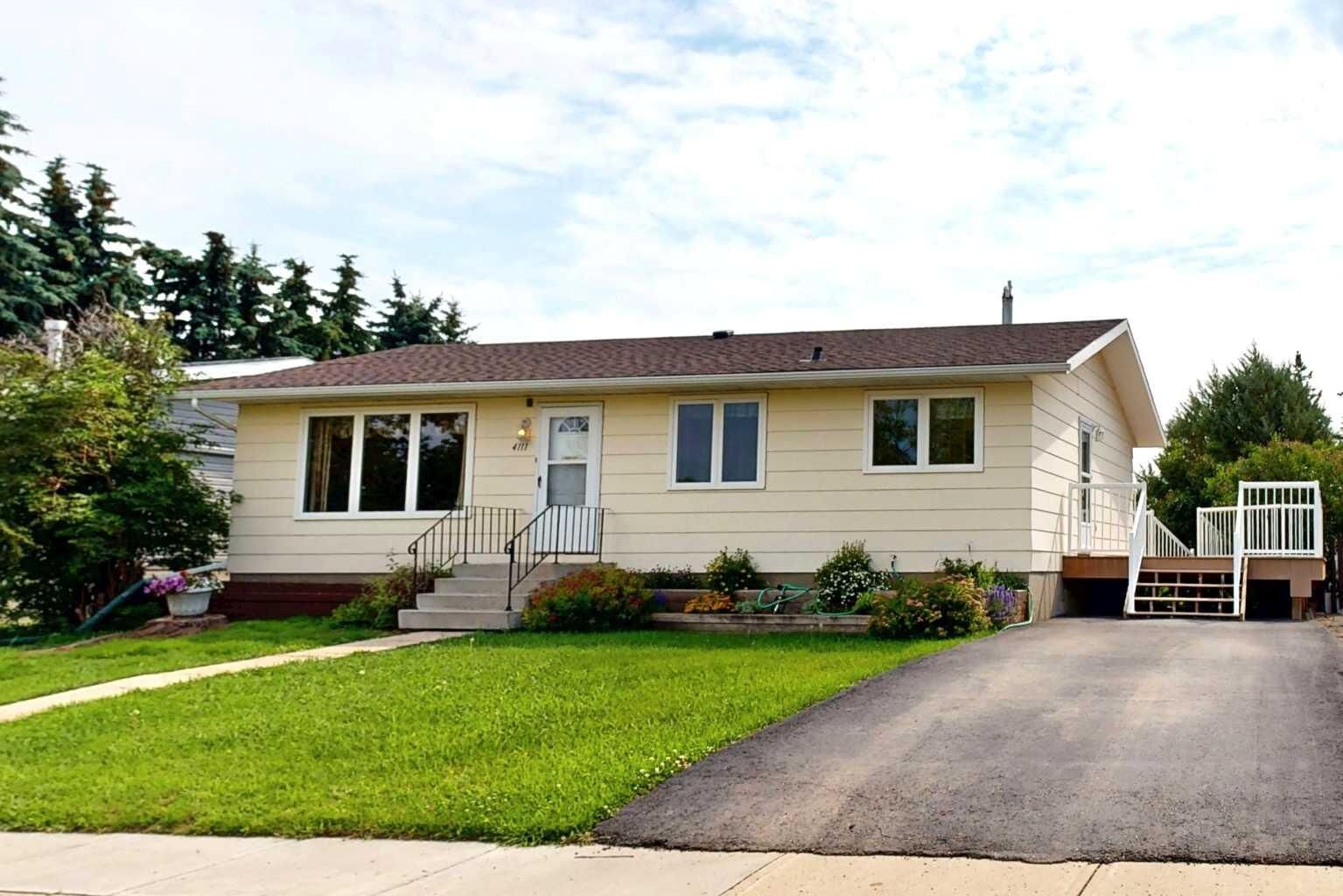 Property Photo:  4111 61 Street  AB T4K 1H1 