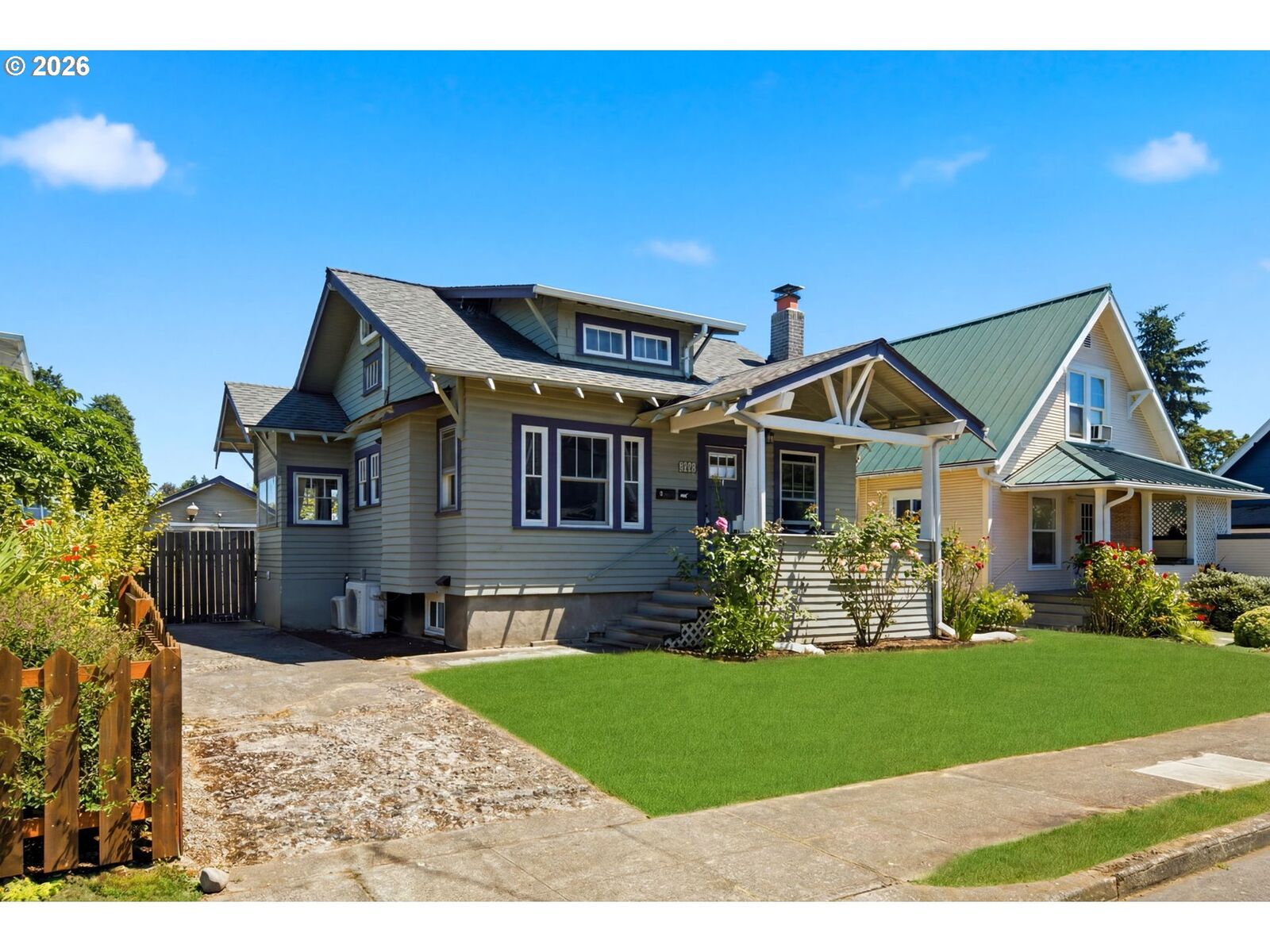 Property Photo: 422 NE 57th Ave OR 97213