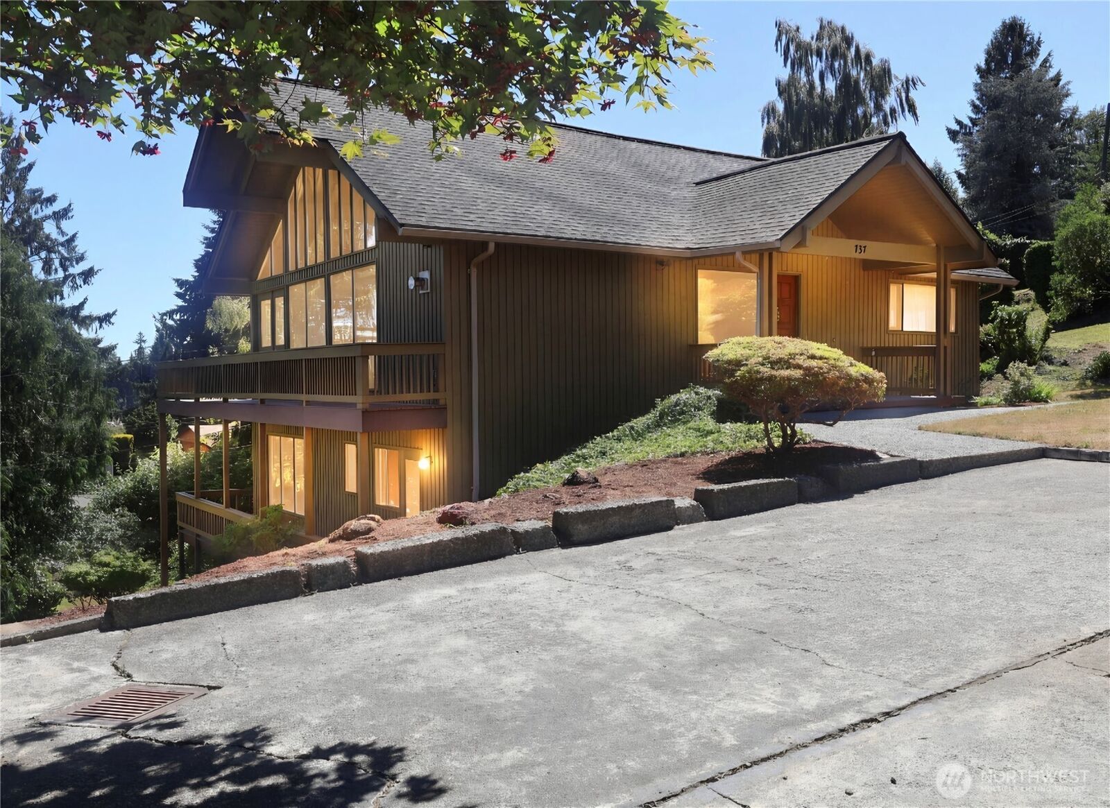 Property Photo:  737  8th Avenue  WA 98520 