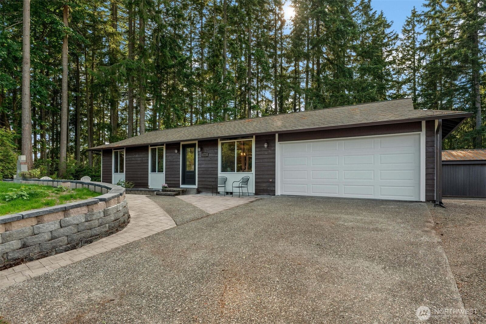 Property Photo: 940 Hillandale Drive E WA 98366