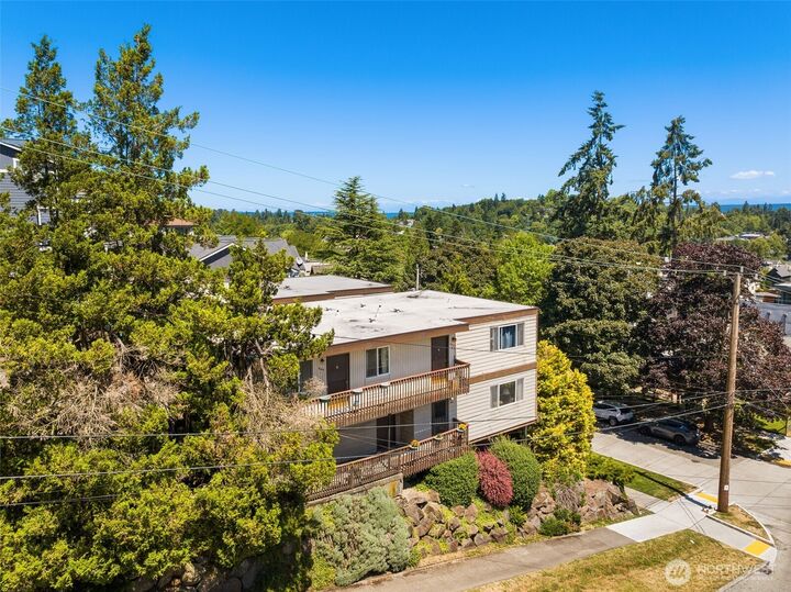Property Photo:  201 & 205  26th Avenue E  WA 98112 