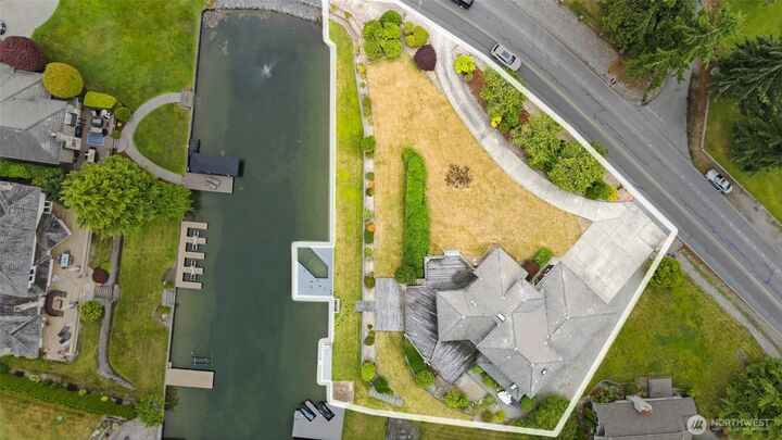 Property Photo:  20015  Island Parkway E  WA 98391 