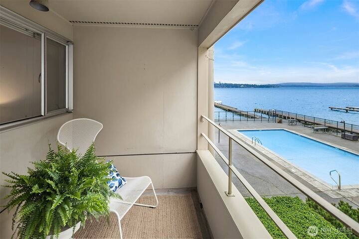 Property Photo:  1600  43rd Avenue E 212  WA 98112 