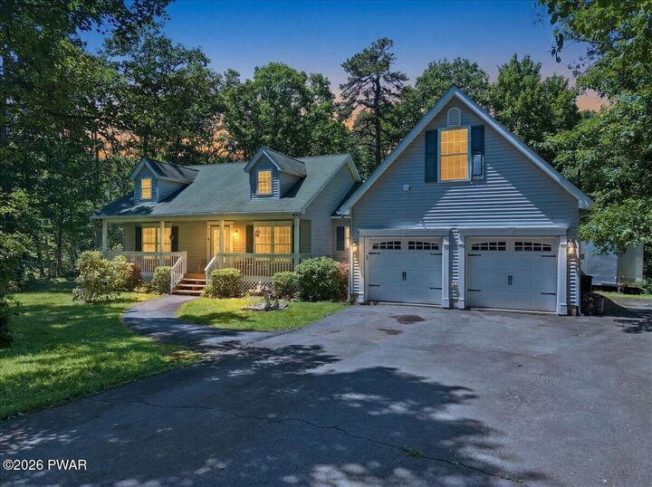 Property Photo: 804 Waxwing Court PA 18428