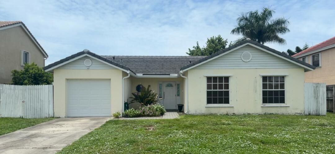 Property Photo: 6773 Alden Ridge Drive FL 33437