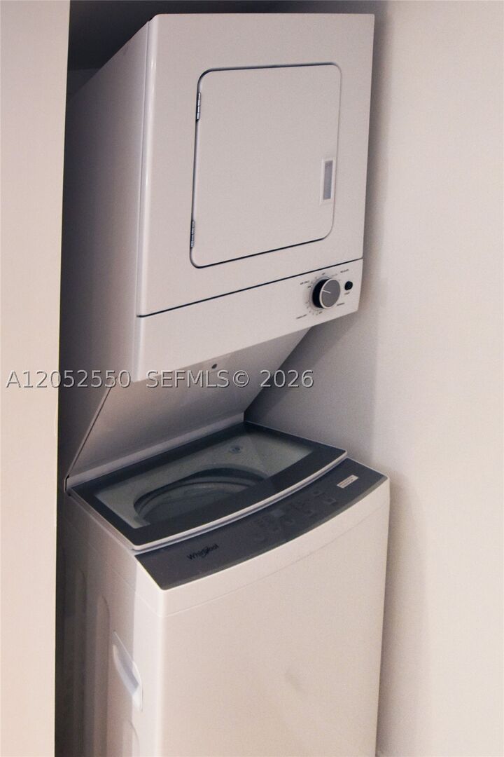 Property Photo:  540 Brickell Key Dr 1511  FL 33131 