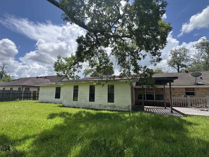 Property Photo:  7570 Forest Park  TX 77707 