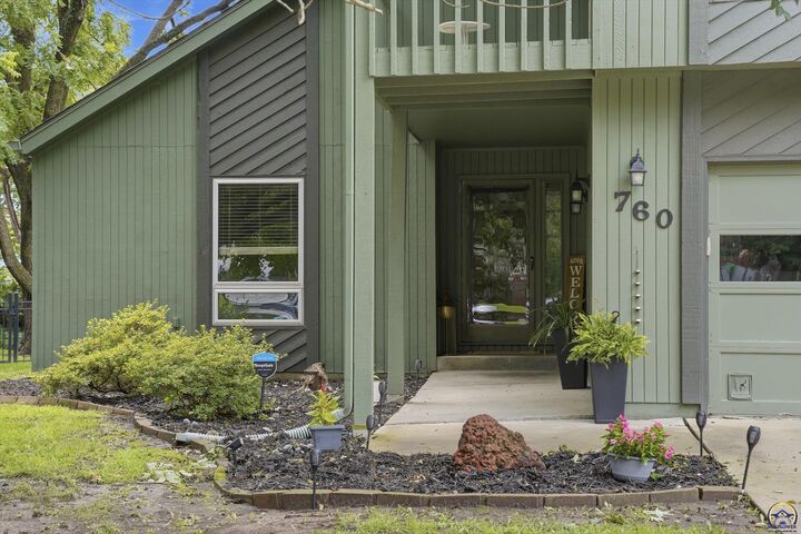 Property Photo:  760 SW Prairie Ct  KS 66606 