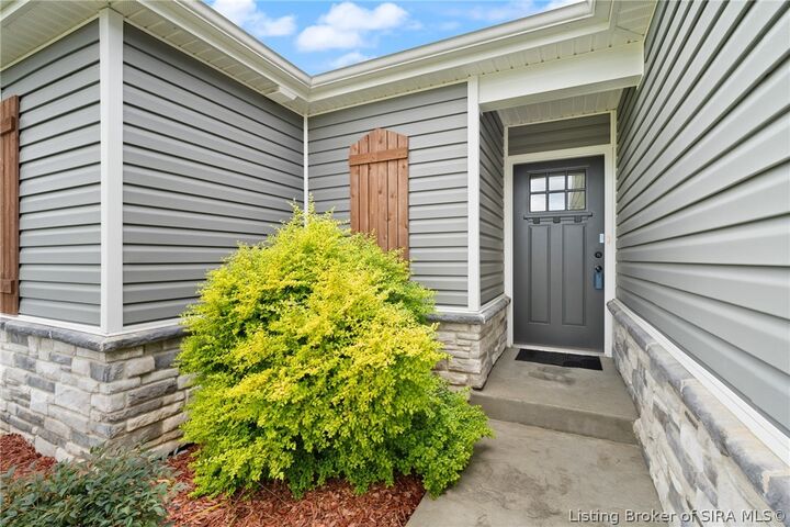 Property Photo:  1011 Dunbarton Way  IN 47122 