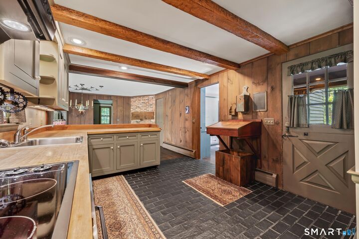 Property Photo:  51 Evergreen Lane  CT 06033 