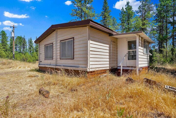 Property Photo: 22405 W Malloy Prairie Rd WA 99004
