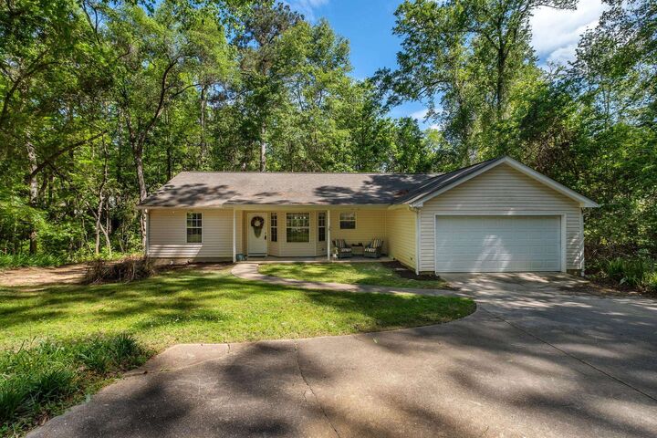 Property Photo: 8328 Chickasaw Trail FL 32312