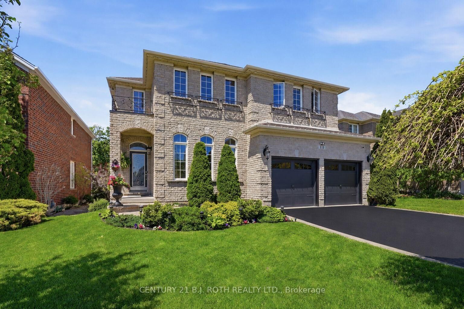 Property Photo:  115 Sandringham Drive  ON L4N 0Y9 