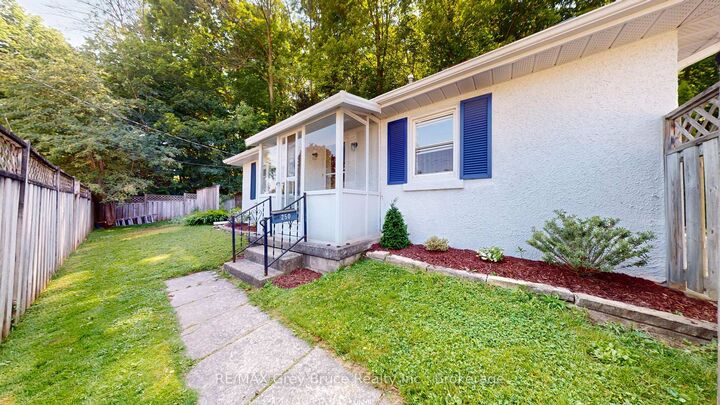 Property Photo: 250 2nd Avenue E ON N4K 2E6