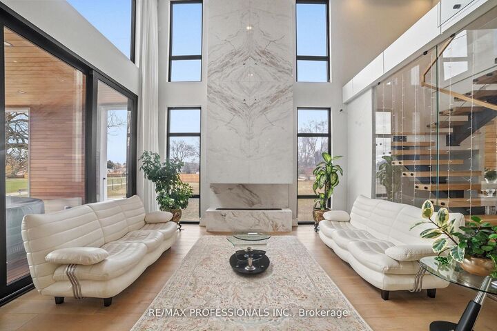 Property Photo: 2206 Utley Road ON L5J 1X1