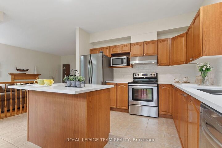Property Photo: 4 Keno Way ON K2T 1H4