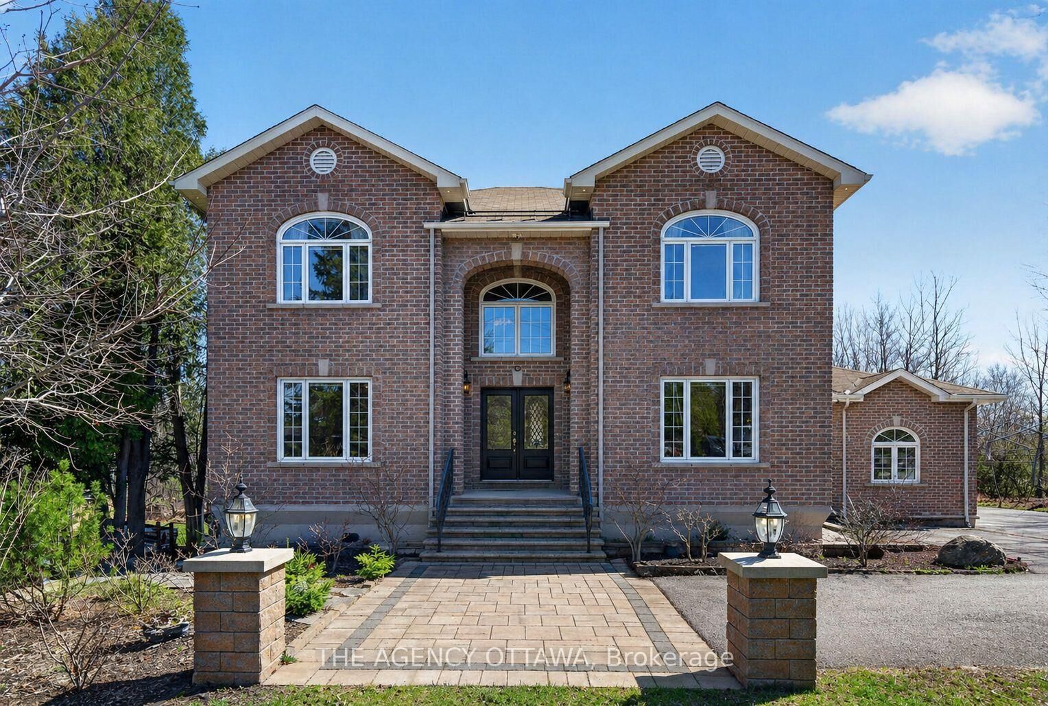 Property Photo: 4633 Albion Road ON K1X 1A4
