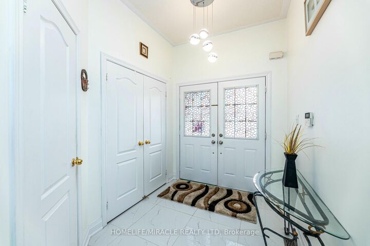 Property Photo: 25 Oblate Crescent ON L6Y 0K2