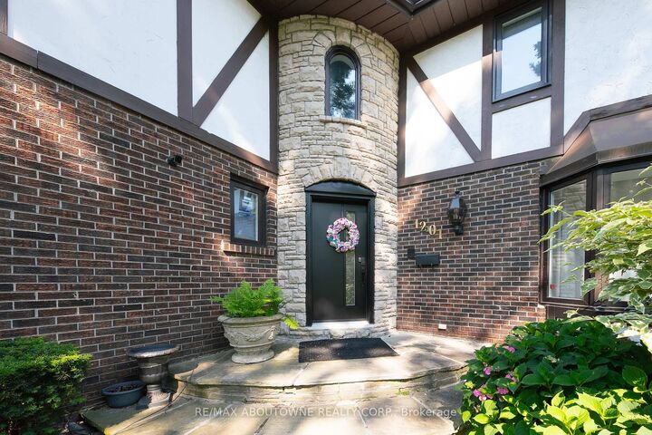 Property Photo: 1201 Botany Hill W ON L6J 6J5