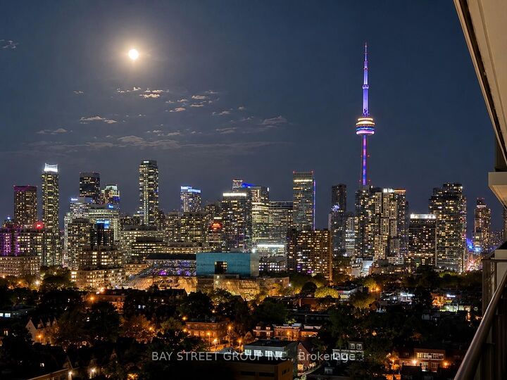 Property Photo:  181 Huron Street 1607  ON M5T 0C1 